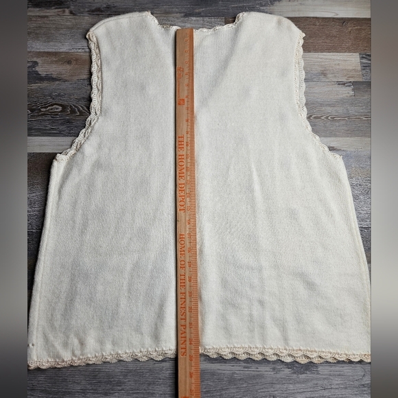 Koret Vintage Sweater Vest Size Women's Large Floal Embroidery Beading - Picture 8 of 11